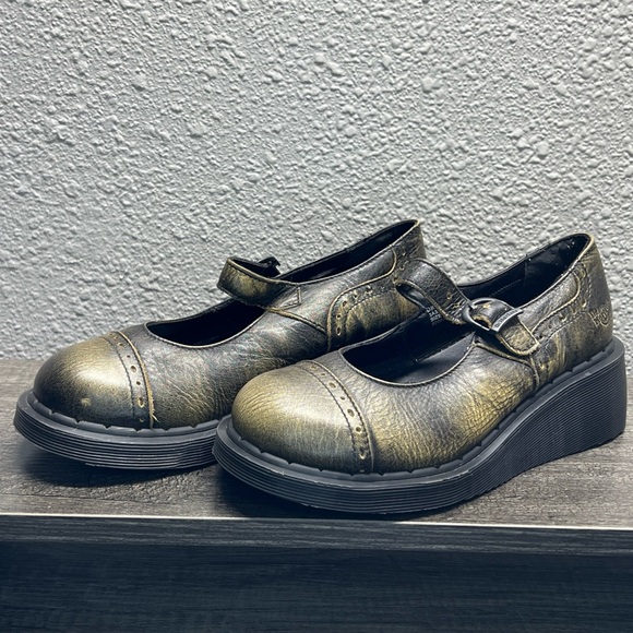 VTG Doc Martens 3A32 Mary Jane Leather Platform Shoes w/Buckle US Wom Size 4 - Picture 1 of 12